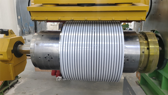 不锈钢冷轧钢带覆膜分条